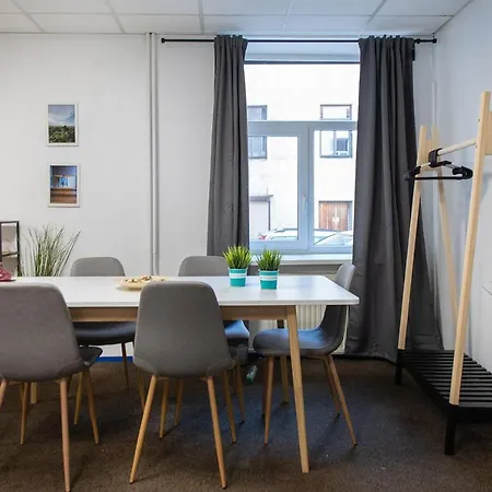 The House Vandrarhem VNO