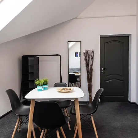 The House Vandrarhem VNO