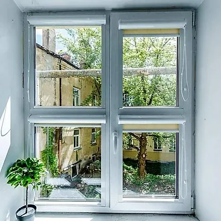The House אכסניה *