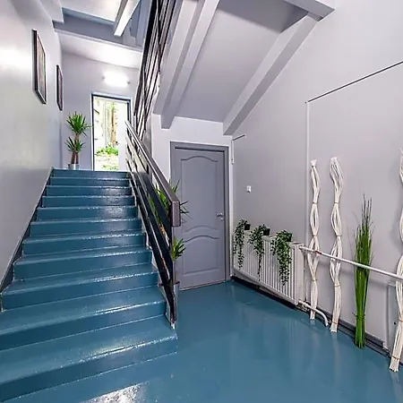 The House אכסניה